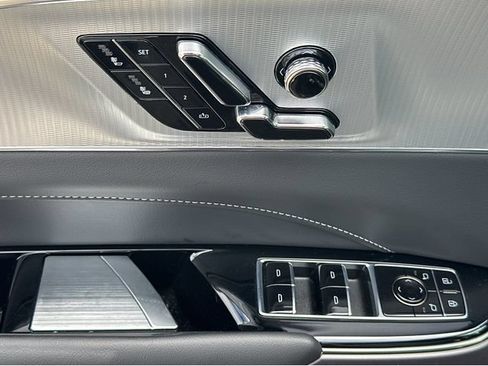 Certified 2024 Cadillac Lyriq Tech RWD image 34