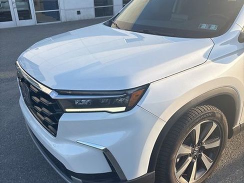 Used 2023 Honda Pilot Elite image 2