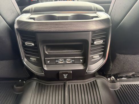 Used 2025 RAM 3500 Laramie AWD/4WD image 10