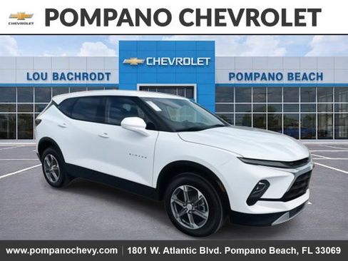 New 2025 Chevrolet Blazer LT w/ Driver Confidence Package FWD image 2