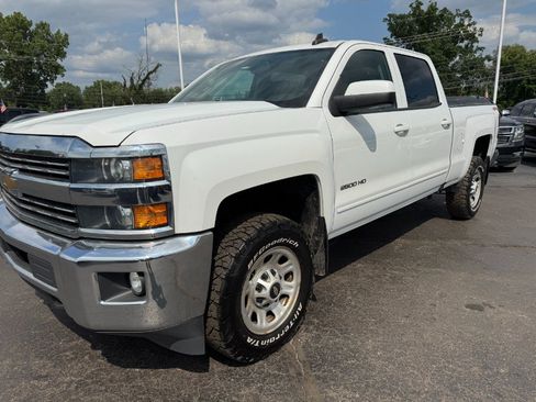 Used 2018 Chevrolet Silverado 2500 LT AWD/4WD image 9