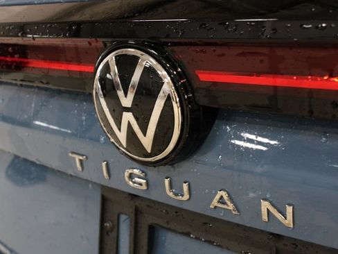 New 2026 Volkswagen Tiguan SE image 32