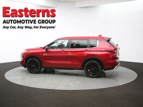 Used 2023 Mitsubishi Outlander SE image 60