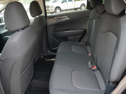 Certified 2023 Kia Sportage LX AWD/4WD image 17