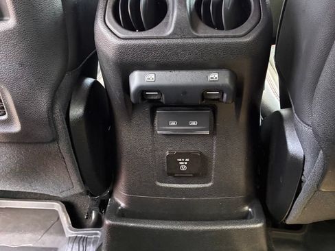 Used 2022 Jeep Wrangler Unlimited Rubicon AWD/4WD image 18