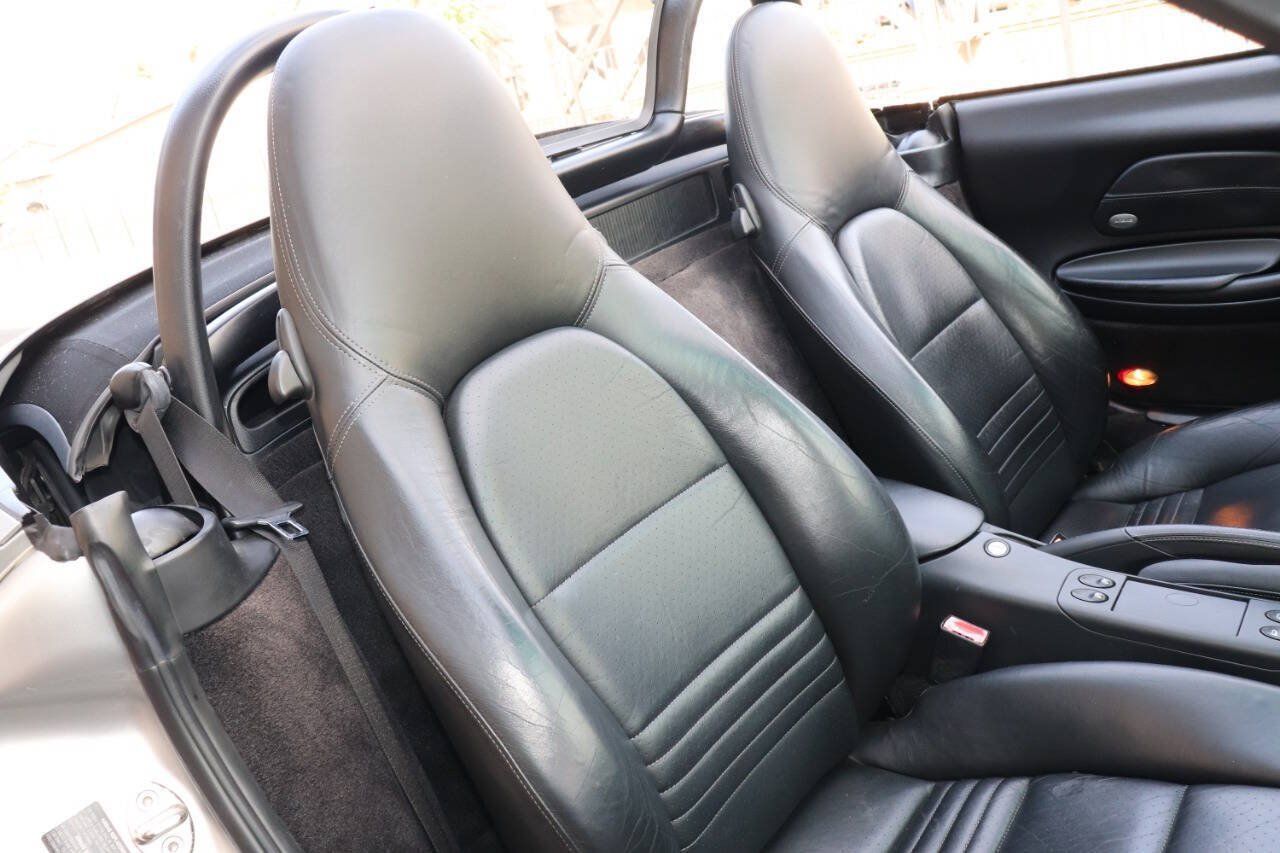 Used 2002 Porsche Boxster RWD image 37