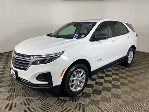 Used 2024 Chevrolet Equinox LS w/ LS Convenience Package image 22