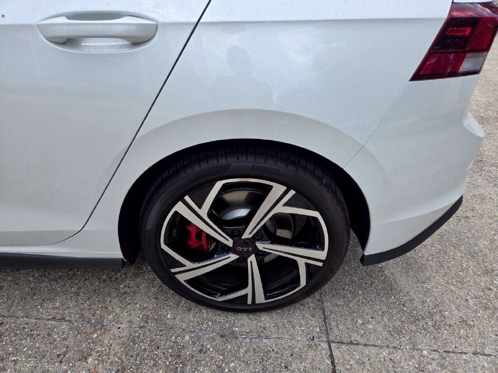 Certified 2026 Volkswagen GTI SE FWD image 24