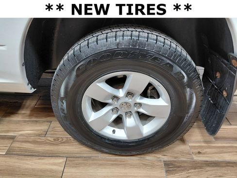 Used 2023 RAM 1500 Classic SLT w/ Protection Group AWD/4WD image 4