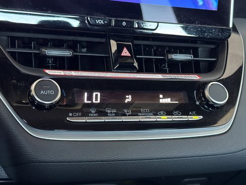 Certified 2026 Toyota Corolla SE w/ SE Premium Package FWD image 19
