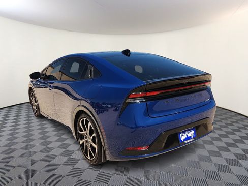 Used 2024 Toyota Prius XLE FWD image 3