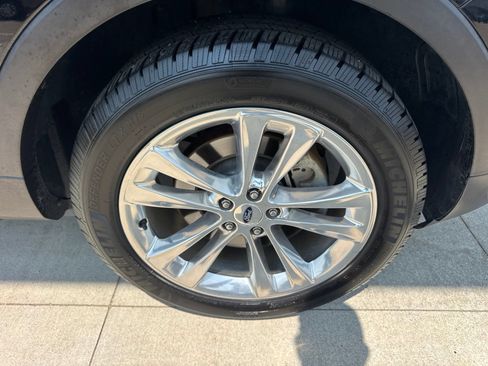 Used 2018 Ford Explorer Limited w/ Equipment Group 301A AWD/4WD image 20