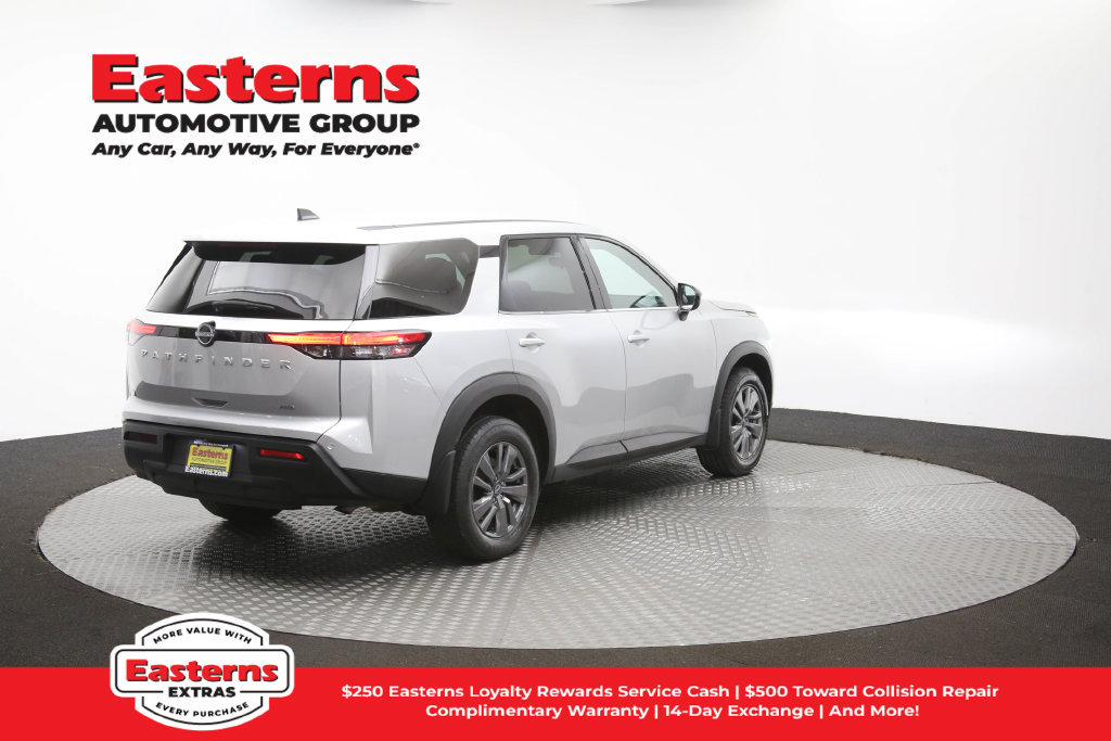 Used 2023 Nissan Pathfinder S AWD/4WD image 40
