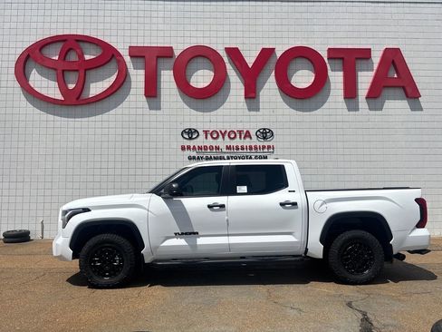 New 2026 Toyota Tundra SR5 AWD/4WD image 5