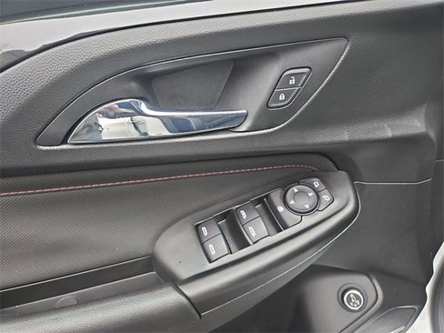 Used 2021 Chevrolet TrailBlazer RS w/ Sun and Liftgate Package image 23