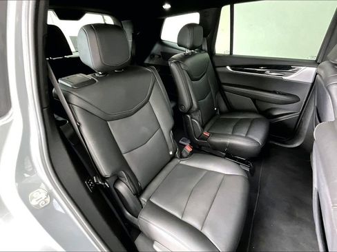 Used 2025 Cadillac XT6 Premium Luxury image 35