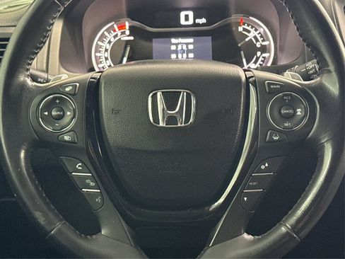 Used 2018 Honda Pilot Touring image 16