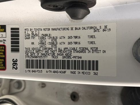 Used 2019 Toyota Tacoma TRD Off-Road w/ Technology Package image 11