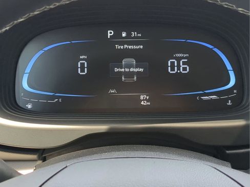 New 2025 Hyundai Venue SEL FWD image 33