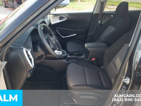Used 2024 Kia Soul LX w/ Option Group 015 FWD image 6