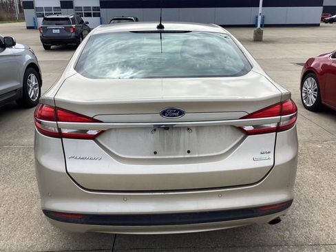 Used 2017 Ford Fusion SE w/ Fusion SE Technology Package image 11