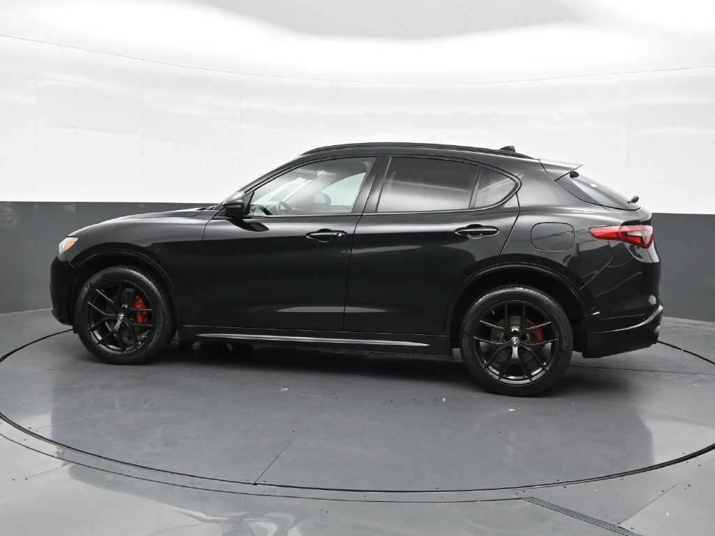 Used 2020 Alfa Romeo Stelvio Sport w/ Quick Order Package 22K Sport RWD image 2