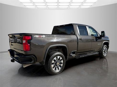 Used 2021 Chevrolet Silverado 2500 Custom w/ Custom Value Package image 8
