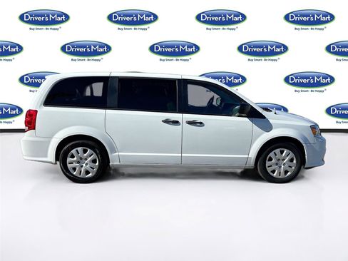 Used 2019 Dodge Grand Caravan SE image 9