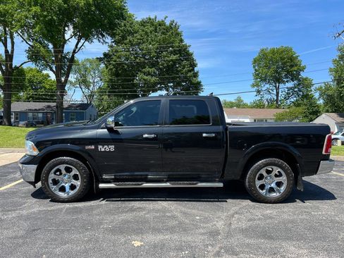 Used 2018 RAM 1500 Laramie w/ Convenience Group AWD/4WD image 2