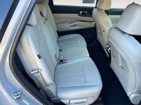 Used 2024 Kia Sorento S w/ Panoramic Sunroof Package image 15