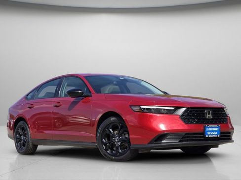 Used 2025 Honda Accord SE image 2
