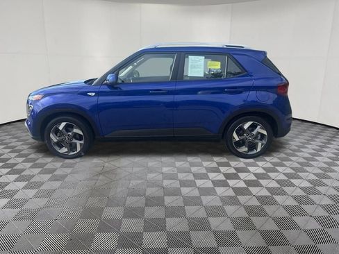 Used 2022 Hyundai Venue Limited FWD image 8