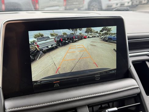 Used 2024 GMC Yukon XL SLT image 21