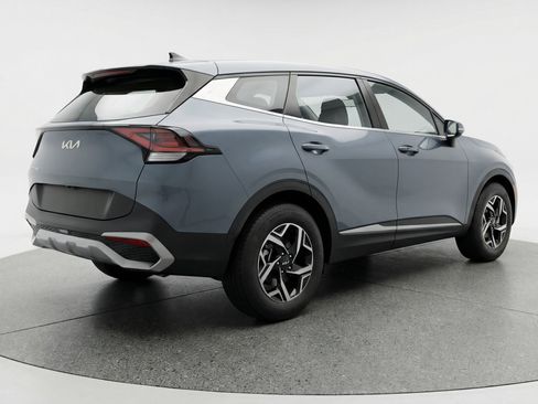 Used 2025 Kia Sportage LX image 9