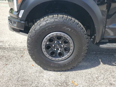 Certified 2025 Ford F150 Raptor image 5