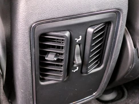 Used 2016 Jeep Grand Cherokee Laredo 75th Anniversary image 15