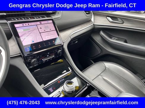 Used 2023 Jeep Grand Cherokee Limited w/ Trailer Tow Prep Group (B) AWD/4WD image 14