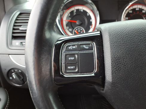 Used 2015 Dodge Grand Caravan SE image 22
