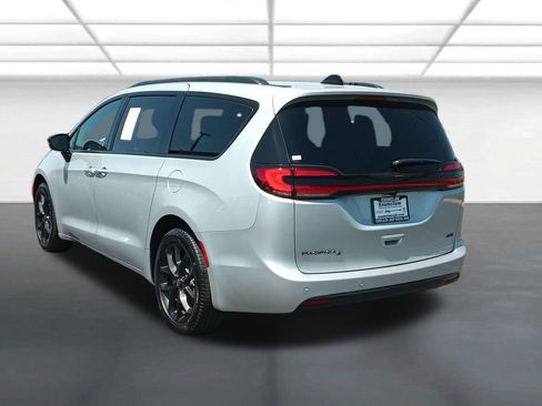 Used 2026 Chrysler Pacifica Select w/ S Appearance Package AWD/4WD image 5