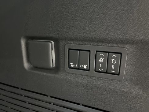 New 2026 GMC Yukon XL AT4 w/ AT4 Premium Package AWD/4WD image 26