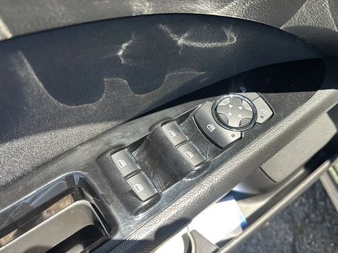 Used 2014 Ford Fusion SE FWD image 10