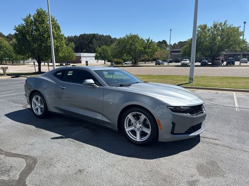 Used 2023 Chevrolet Camaro LT RWD image 9