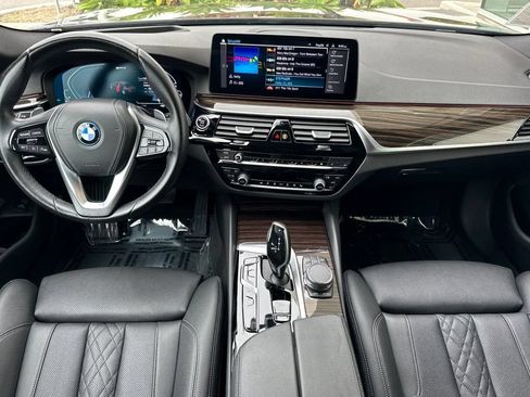 Used 2023 BMW 530e w/ Premium Package RWD image 14