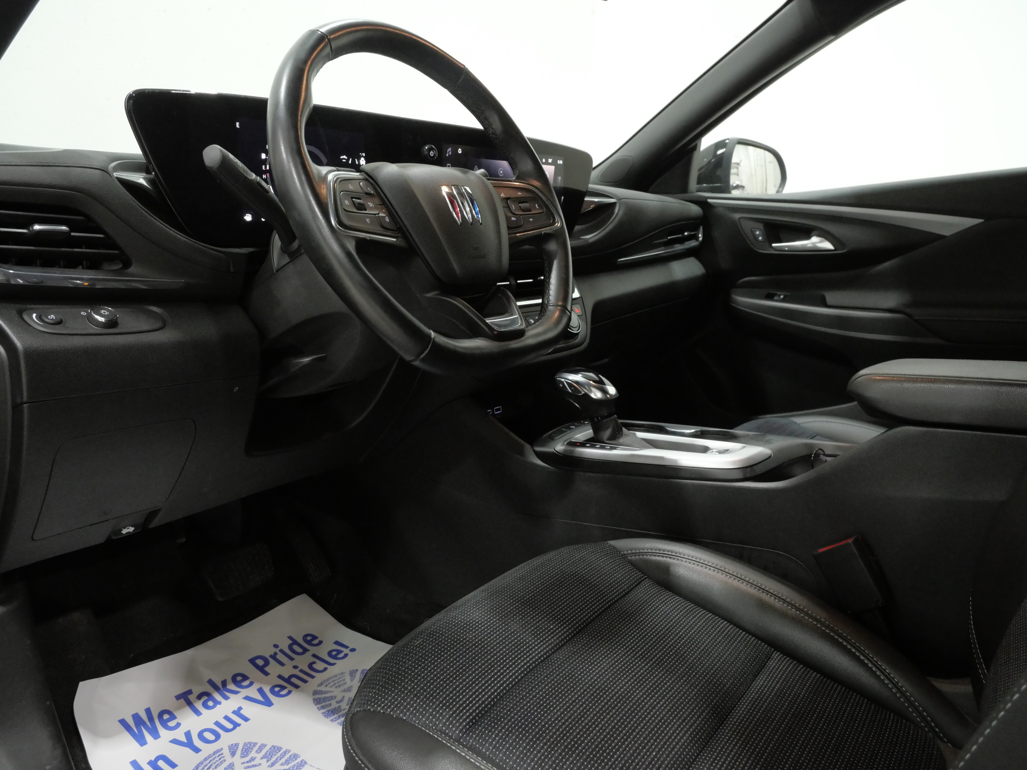 Used 2025 Buick Envista Preferred w/ Convenience I Package FWD image 11