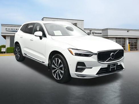 Used 2023 Volvo XC60 B5 Plus w/ Climate Package AWD/4WD image 7
