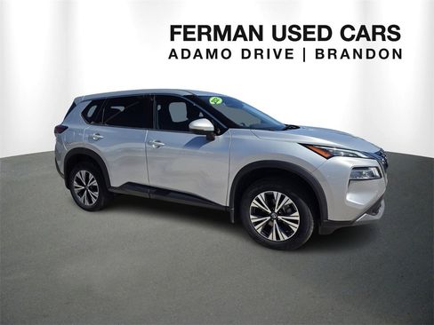 Used 2021 Nissan Rogue SV image 1