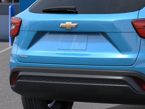 New 2026 Chevrolet Trax LS w/ LS Convenience Package FWD image 38