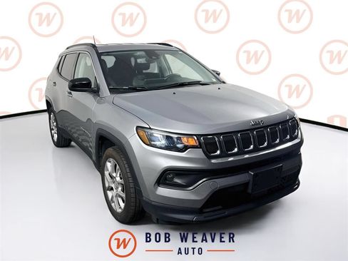 Used 2022 Jeep Compass Latitude AWD/4WD image 1