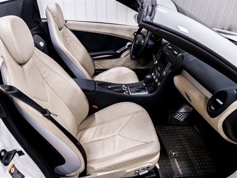 Used 2005 Mercedes-Benz SLK 350 image 16