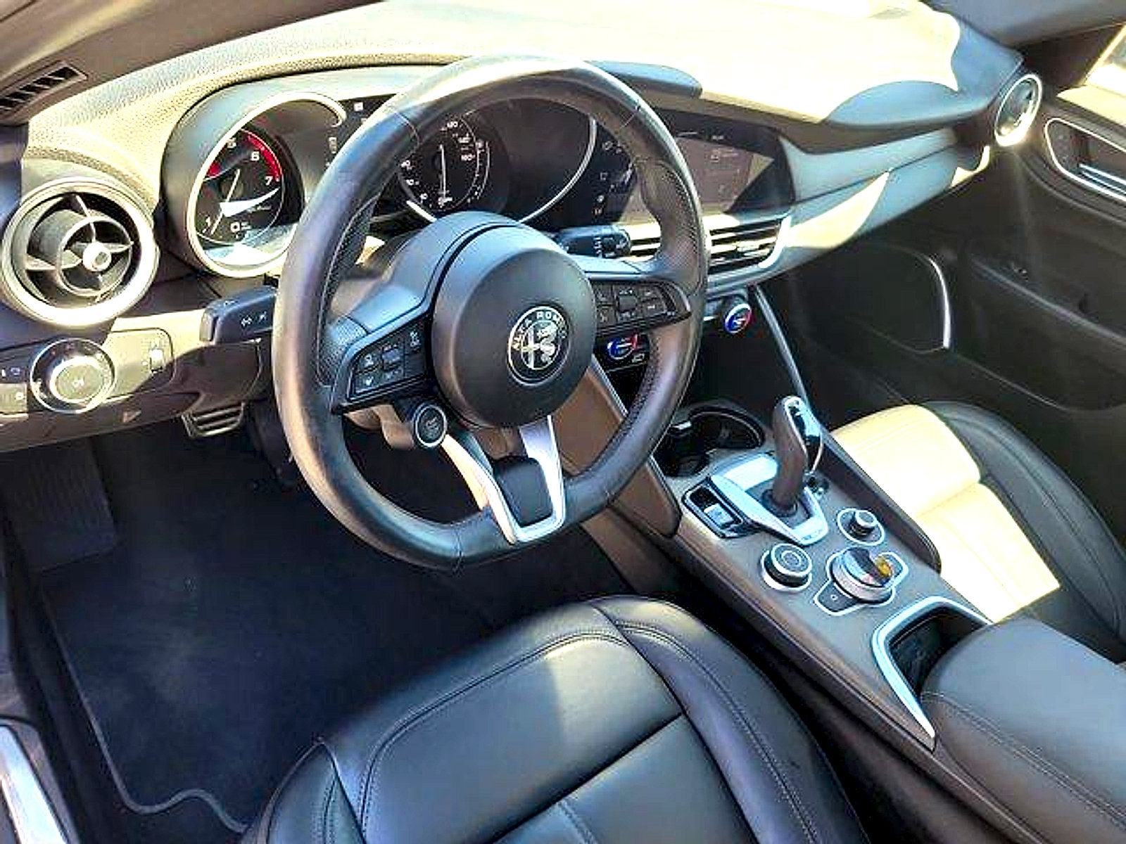 Used 2023 Alfa Romeo Giulia Ti w/ Active Assist Plus Package RWD image 22